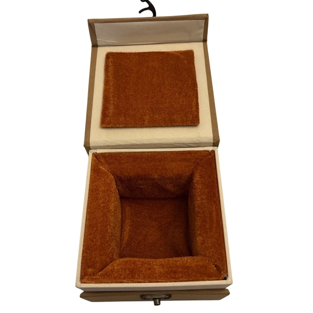TENMOKUS Textured Jewelry Box Decorative Keepsake Display Clasp LinedTrinket Box